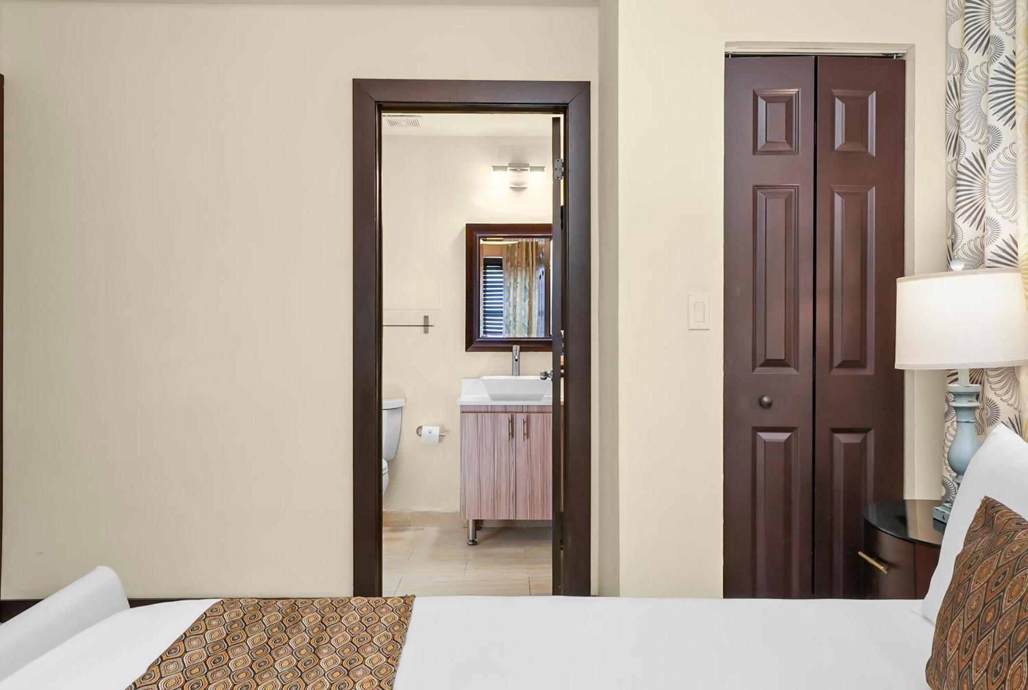 Tradewinds Apartment Hotel Маямі-Біч Екстер'єр фото
